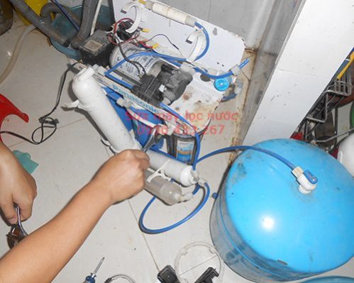 Cách sửa máy chạy tốn nước, dịch vụ sửa máy lọc nước Hà Nội giá rẻ