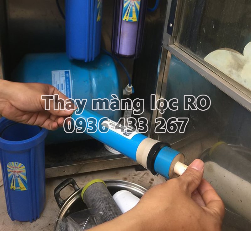 Thay màng lọc RO