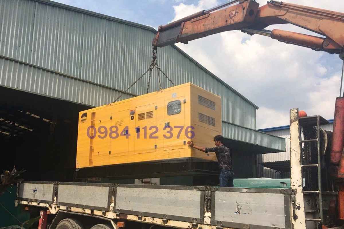 Thuê Máy Phát Điện 400kVA Lai Châu Giá Tốt – Có Máy Sẵn, Giao Nhanh 24/7