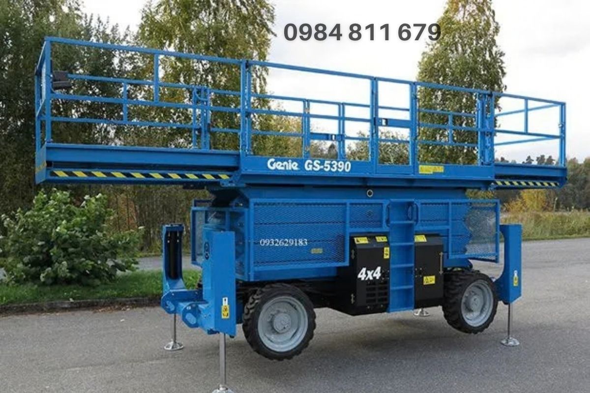 Thuê Boom Lift Quận 11 Sài Gòn – Xe Cắt Kéo Giá Tốt, Có VAT